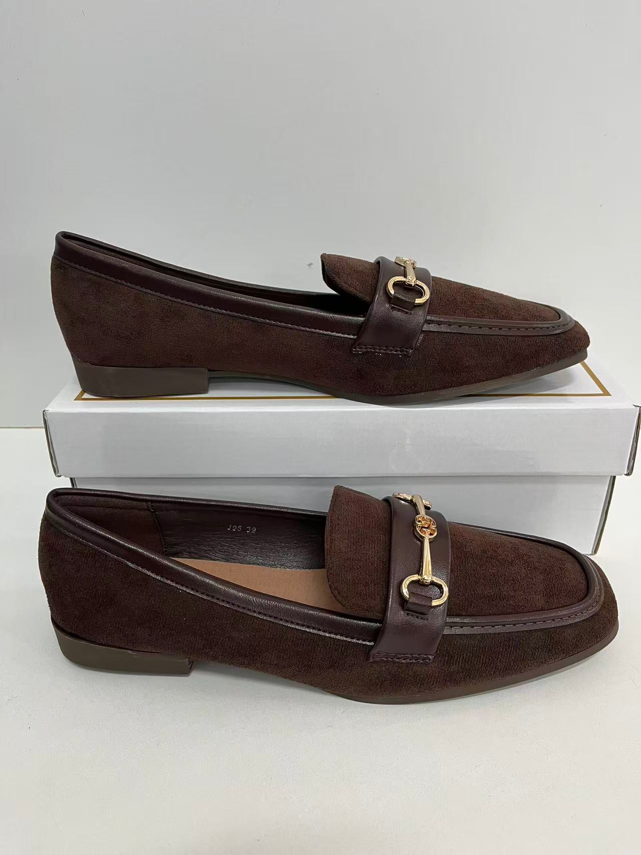 Mocassino donna marrone con dettaglio dorato – comodo ed elegante