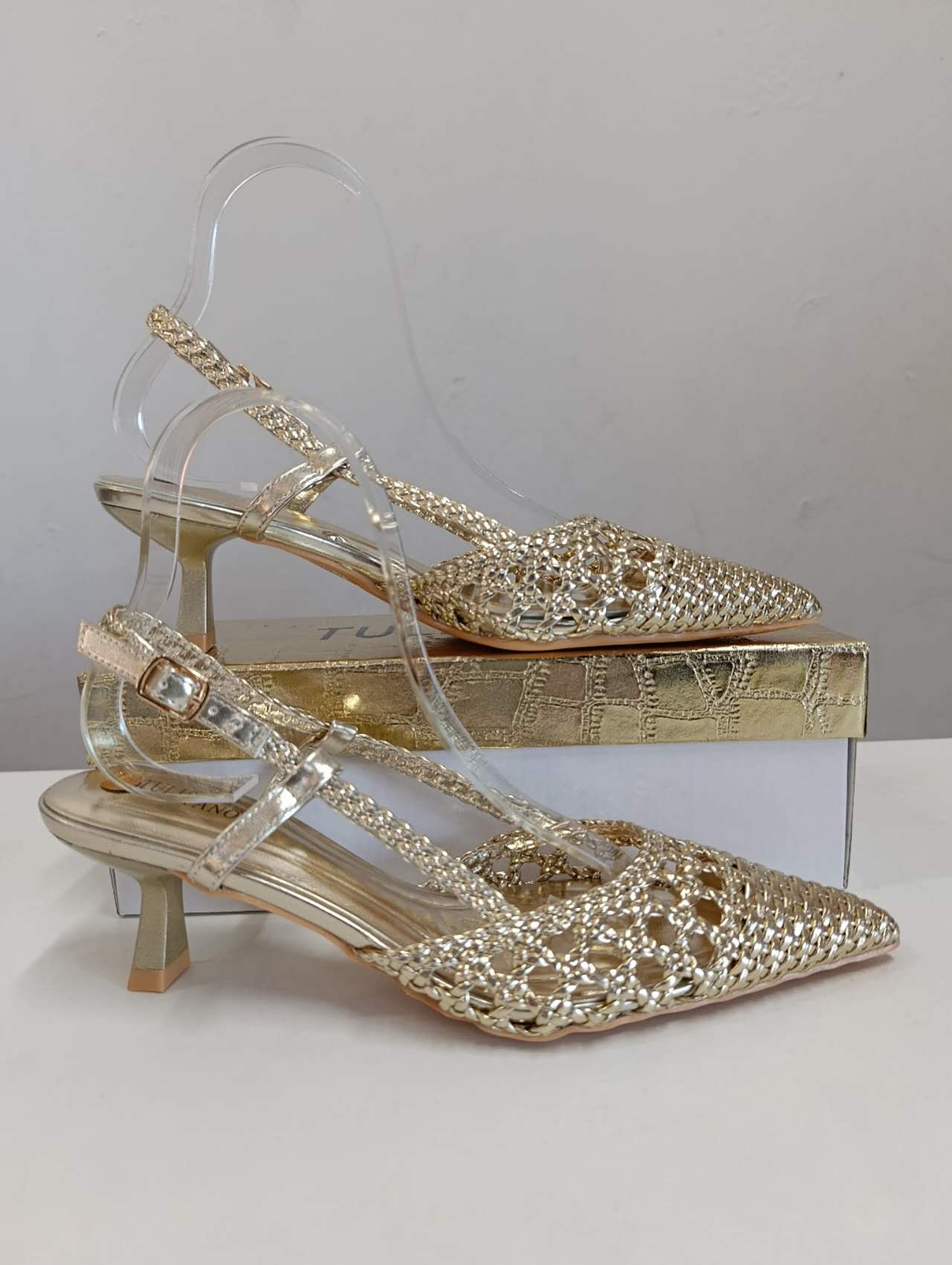 Slingback oro intracciate a punta