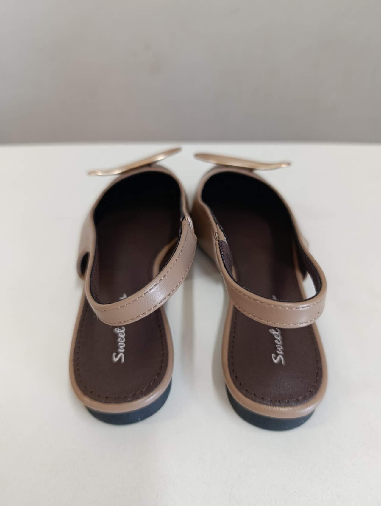 slingback donna khaki a punta con decorazione dorata