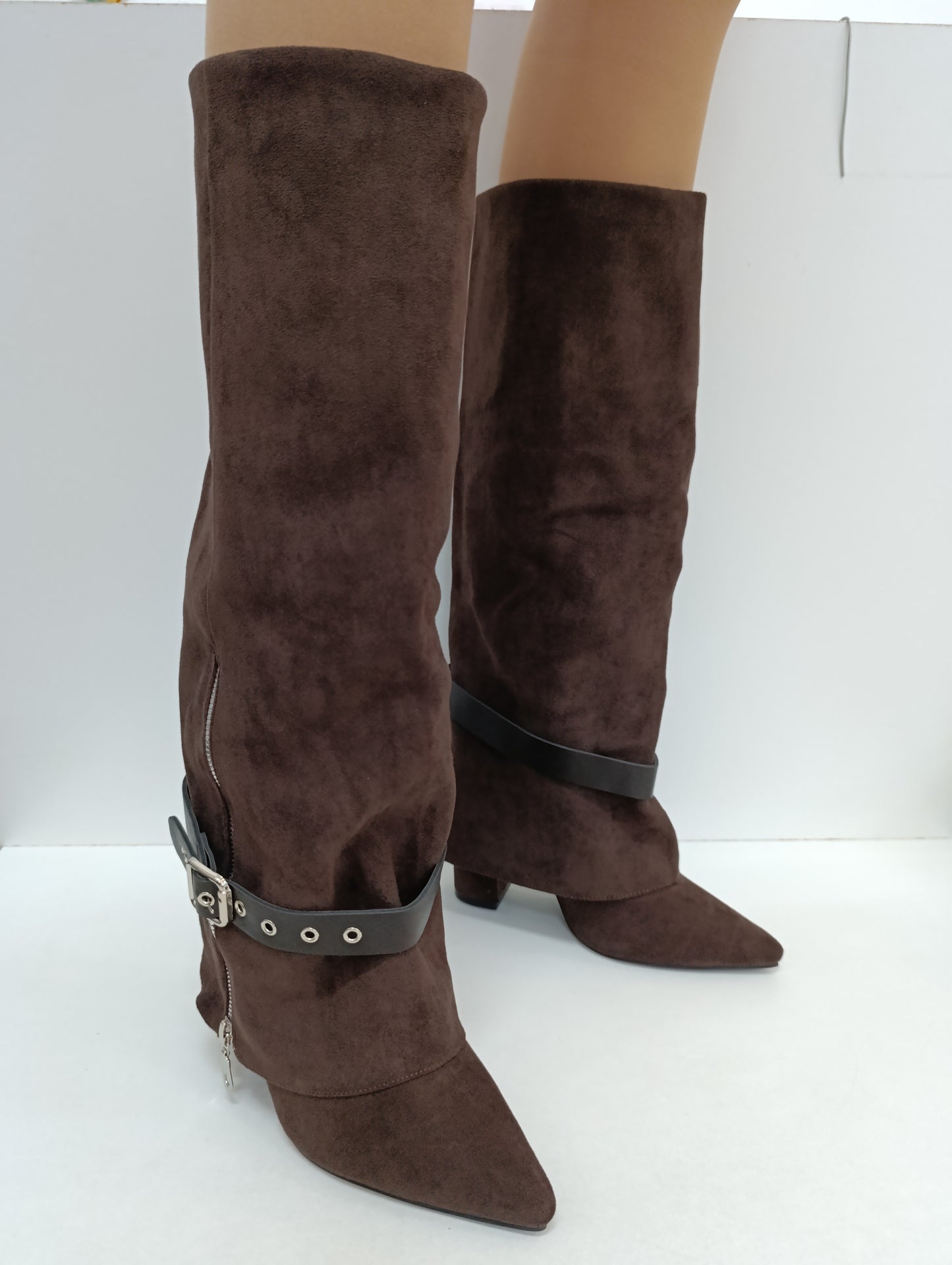 Stivali al Ginocchio in Camoscio Sintetico – Marrone