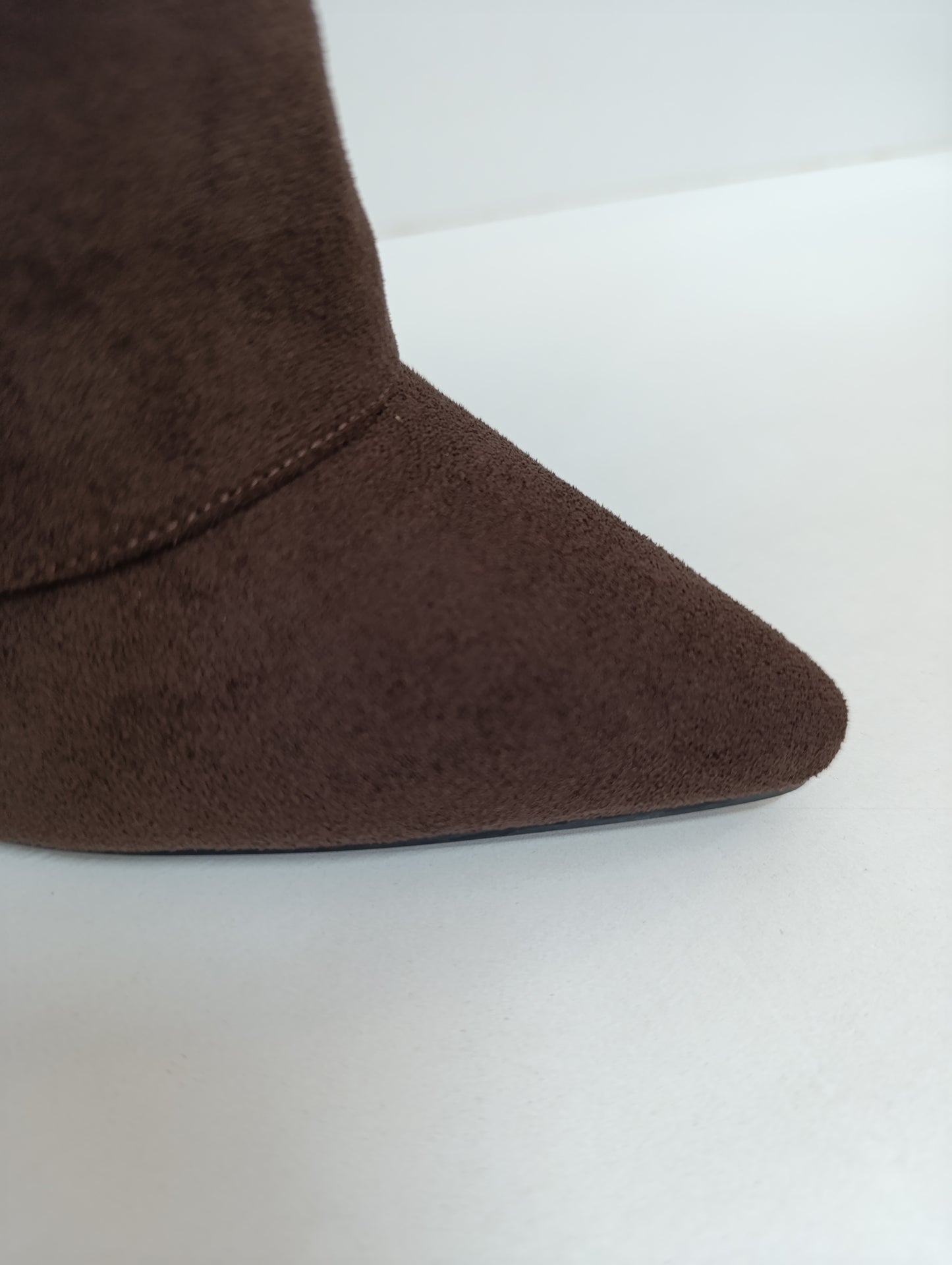 Stivali al Ginocchio in Camoscio Sintetico – Marrone