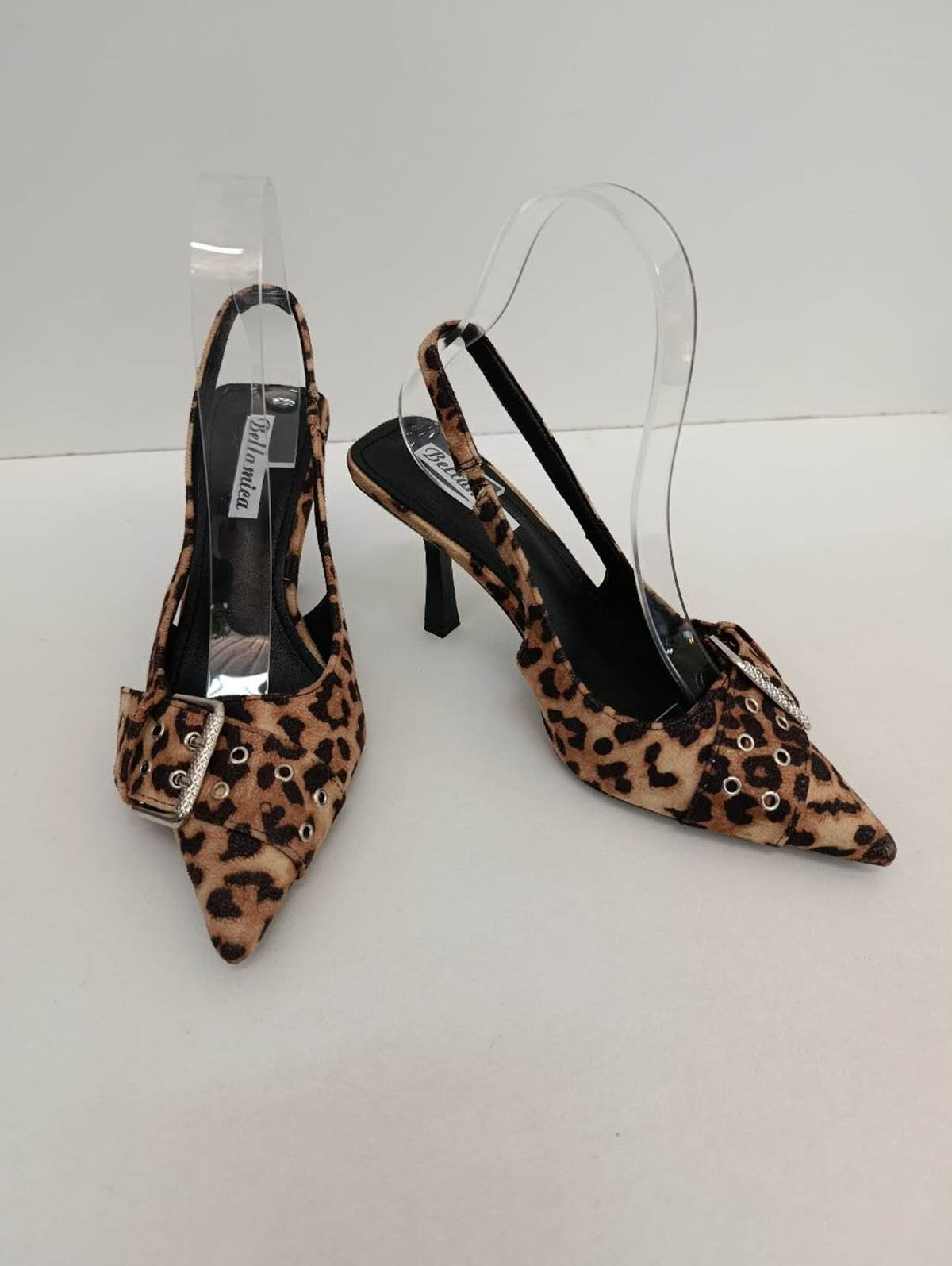 Décolleté Slingback con Borchie Donna Leopardate — Tacco Medio a Punta