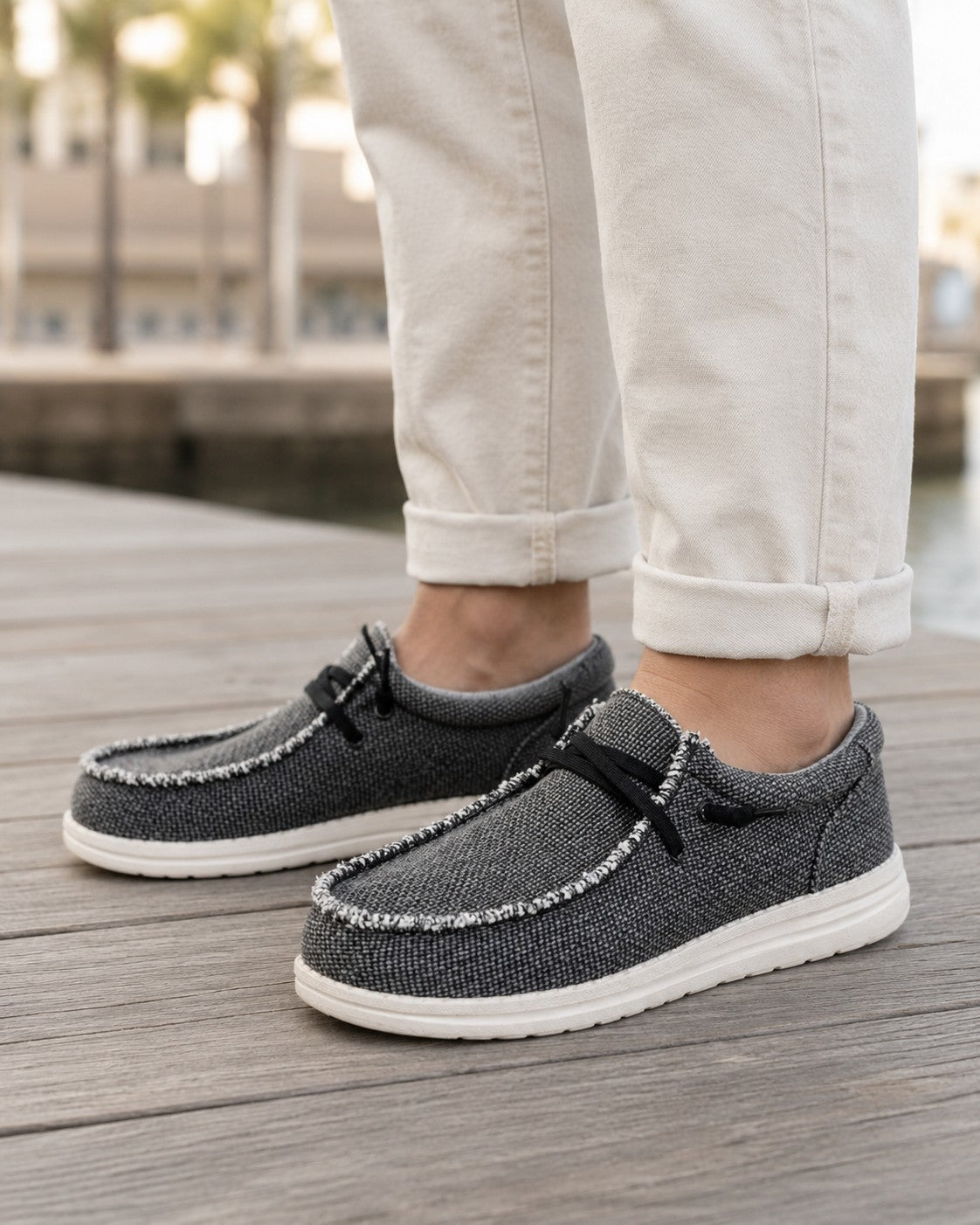 Mocassini indossati — outdoor lifestyle